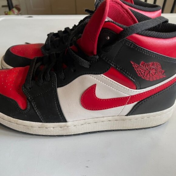 NIKE AIR Jordon High Tops - Picture 3 of 4